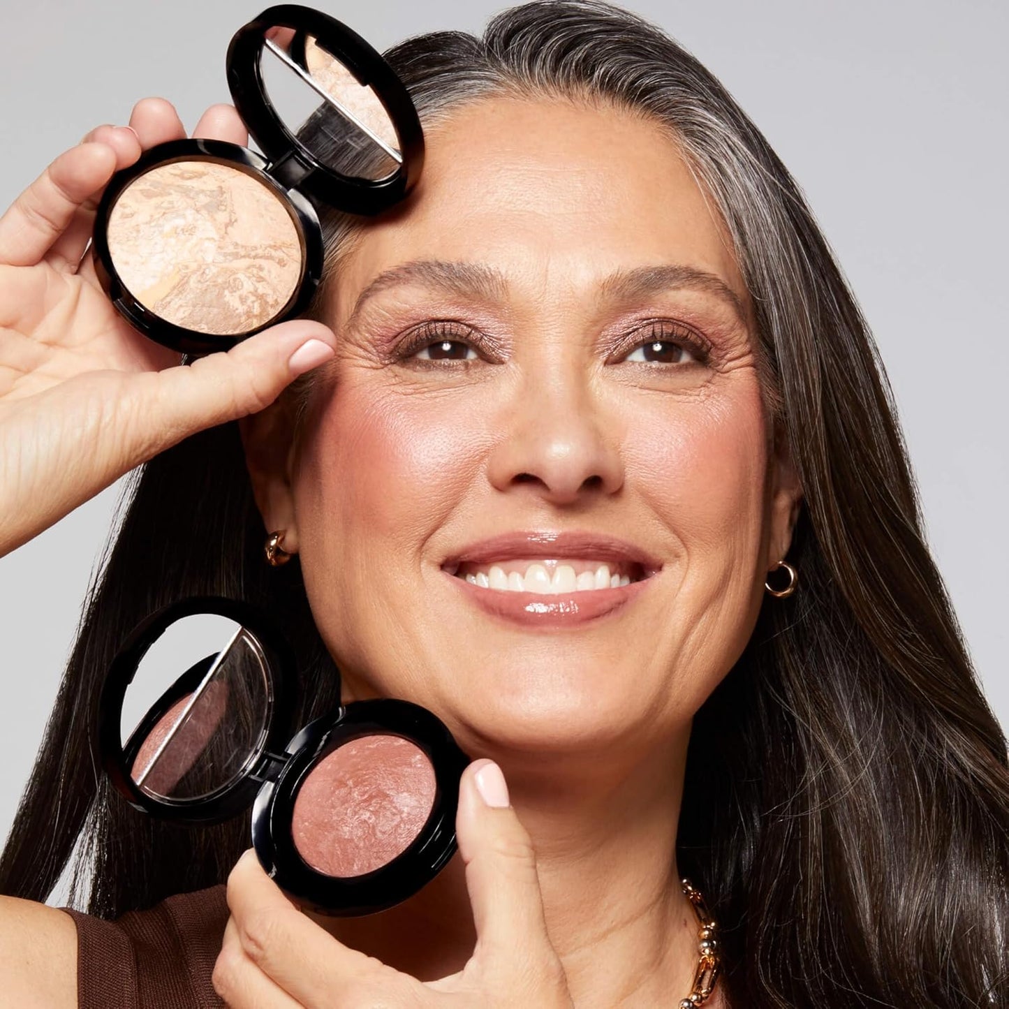 LAURA GELLER NEW YORK Baked Balance-N-Glow Illuminating Powder Foundation, Medium + Retractable Kabuki Brush + Baked Blush-N-Brighten, Pink Grapefruit